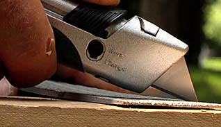 A utility knife at use