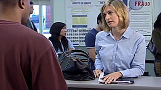 A women talking to customer service